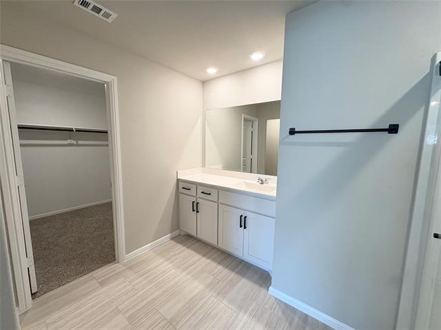 Building Photo - 533 Crestridge Dr N