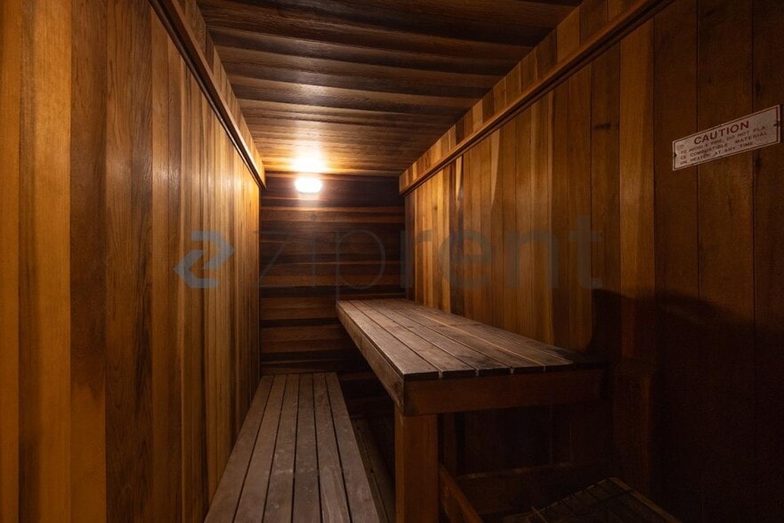 Building Photo - 2613 Mission Blvd