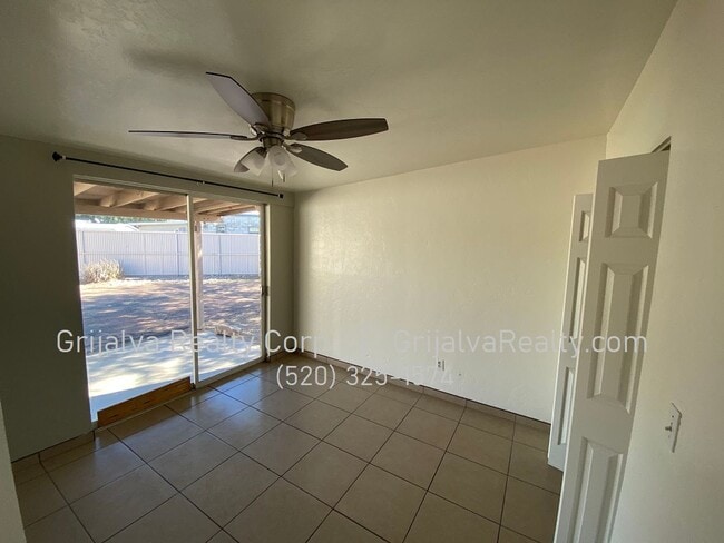 Building Photo - 2116 W Calle Fortunado