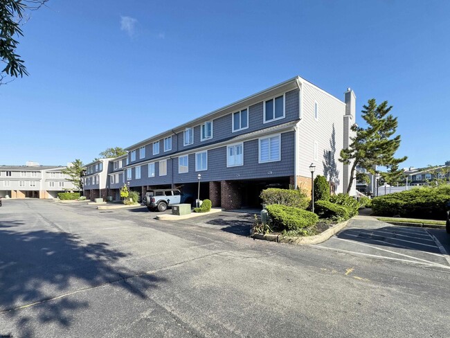 Building Photo - 903 Harbour Cove