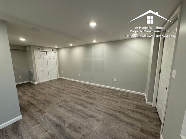 Building Photo - 103 E 3rd St