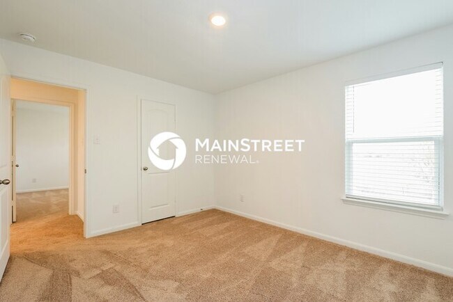 Building Photo - 5 Bedroom Pet-Friendly Home in New Braunfe...