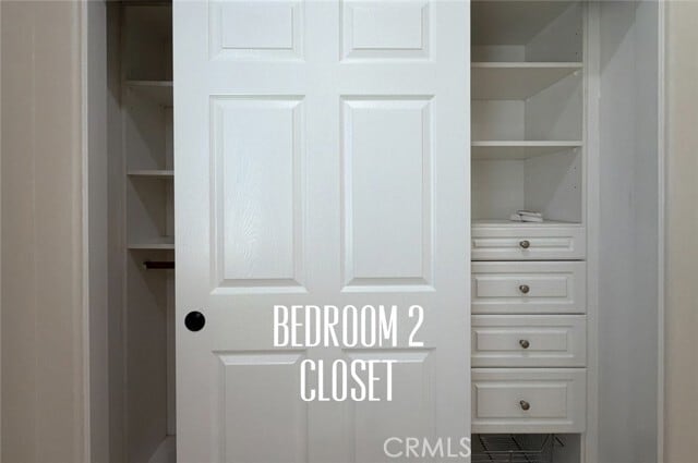 Building Photo - 2566 Pearblossom St