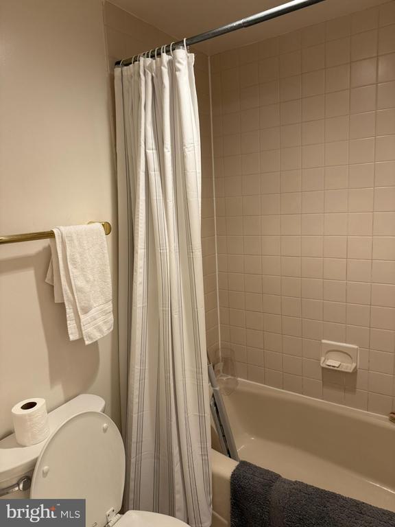 Building Photo - 1530 Key Blvd