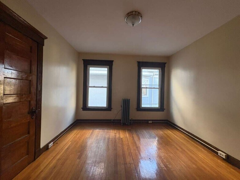 Building Photo - 346 Norton St