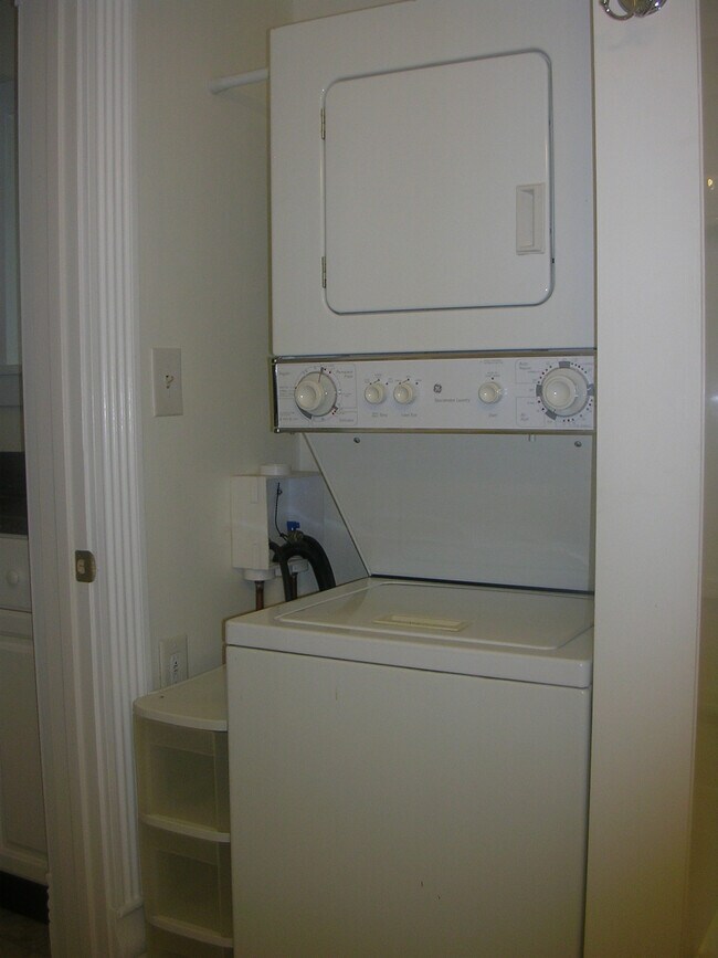 Building Photo - 412 W Washington St