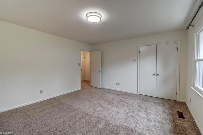 Building Photo - 115 S Mendenhall St