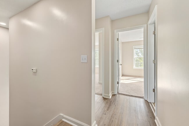 Building Photo - 33 Courtyard Way