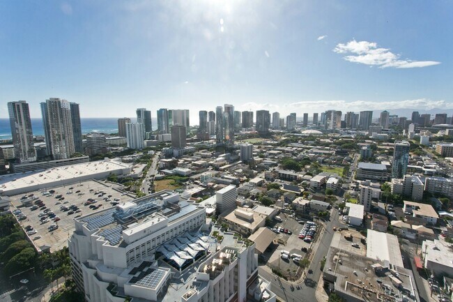 Building Photo - 1515 Liona St