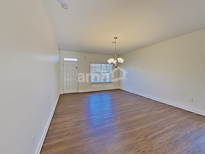 Building Photo - 121 Haeven Trail