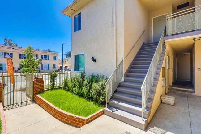 Interior Photo - 2485 Venice Blvd (B)