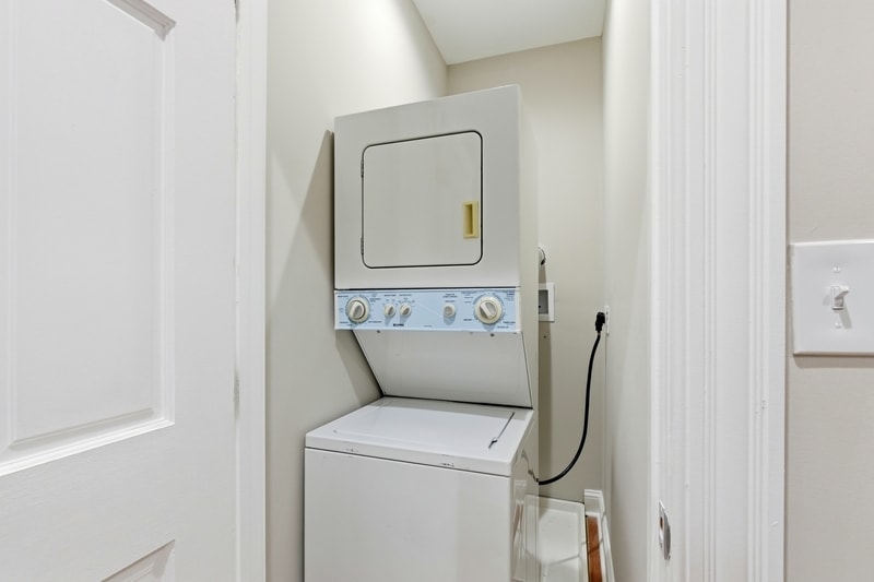 Building Photo - 2215 E Biddle St