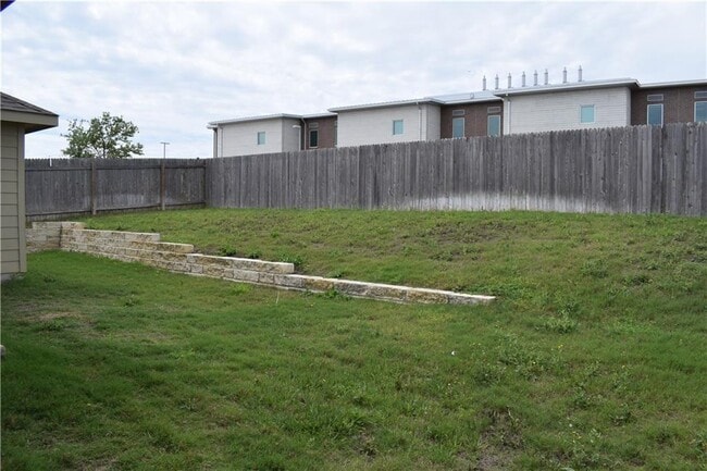 Building Photo - 2013 Pitkin Dr