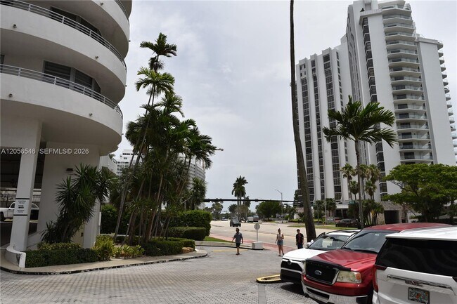 Building Photo - 5555 Collins Ave