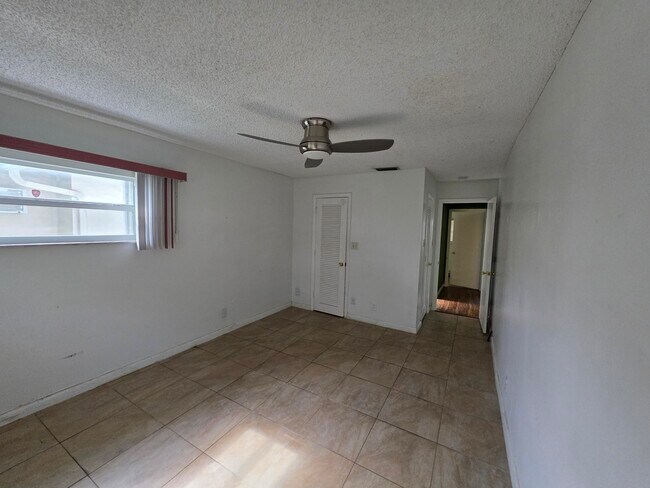 Building Photo - 7195 NW 9th Ct