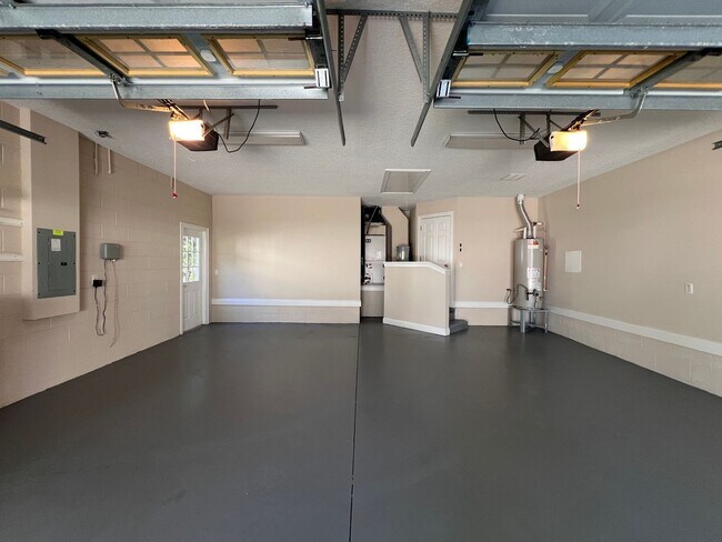 Building Photo - Keenes Point - Windermere