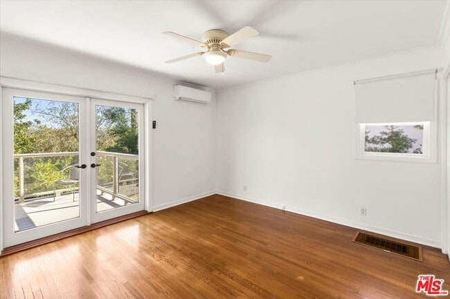 Building Photo - 2258 Moreno Dr