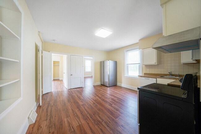 Building Photo - 661 Downingtown Pike