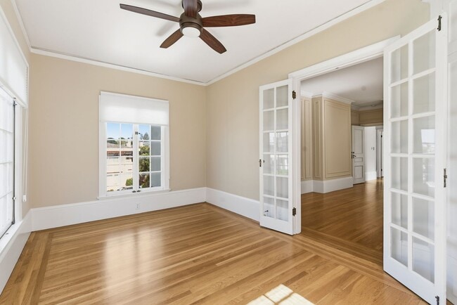 Building Photo - 501-503 Mandana Blvd