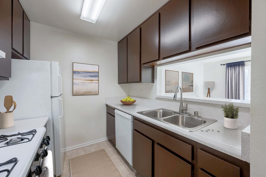 Building Photo - Oceanwood Apartments