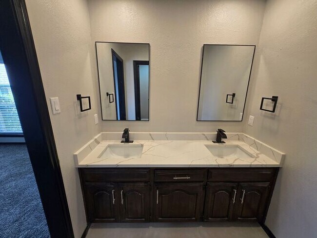 Building Photo - 10327 Bernardin Cir