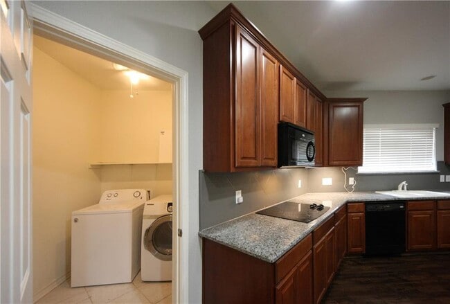 Building Photo - 2519 Midnight Star Dr