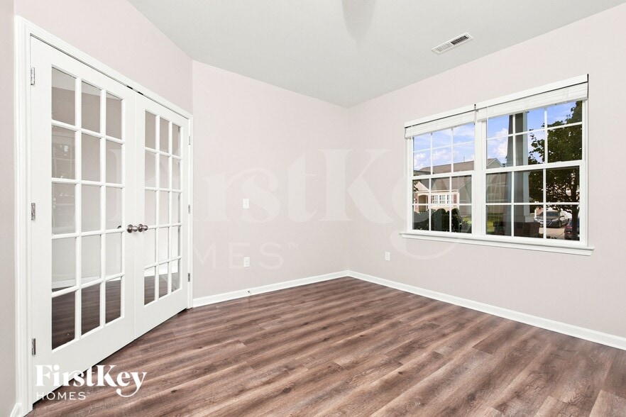 Building Photo - 766 River Dell Townes Ave.
