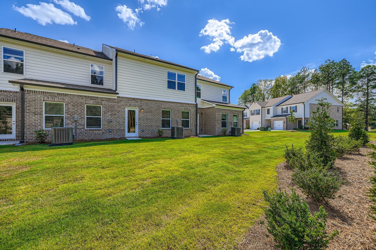 Building Photo - 122 Pyrus Ln