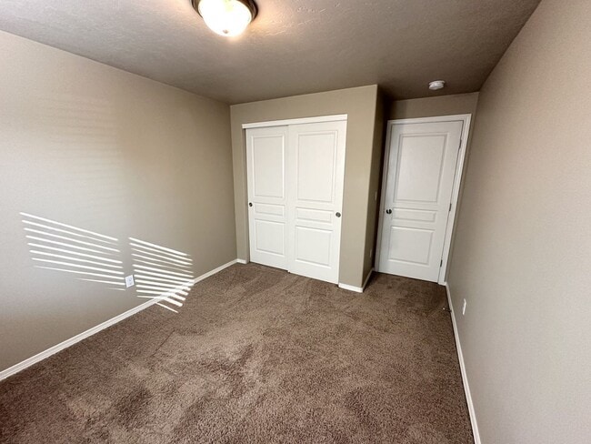 Building Photo - Horn Rapids House for Lease!