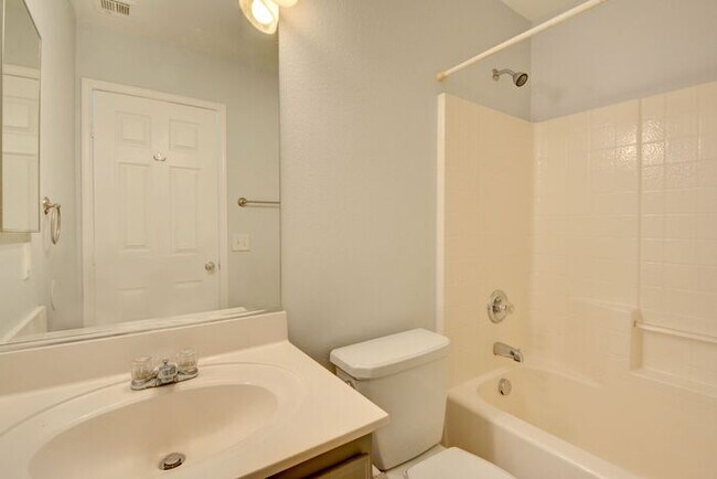 Building Photo - BEAUTIFUL 2 STORY SINGLE FAMILY HOME WITH 3 BEDROOMS AND 2.5 BATHS LOCATED IN SOUTHWEST