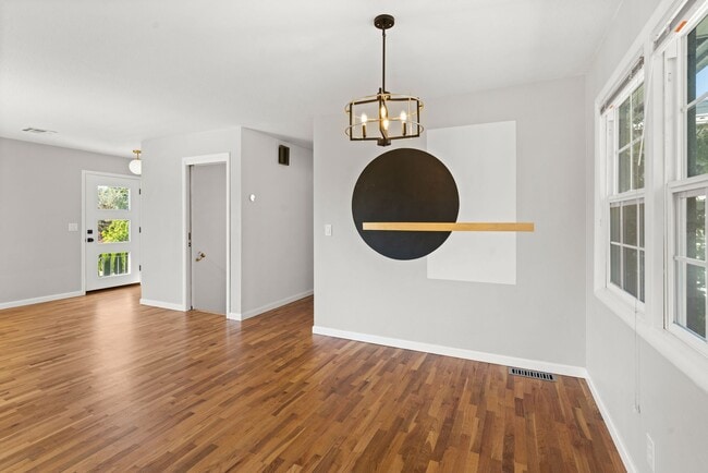 Building Photo - 3 Bedroom 3 Bath House