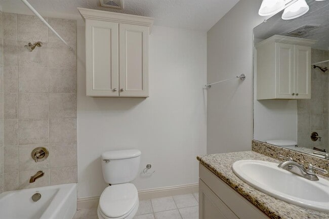 Building Photo - 5972 Inwood Dr