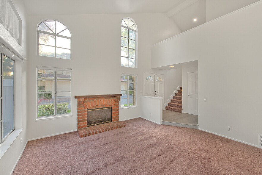 Building Photo - 26222 Fern Glen