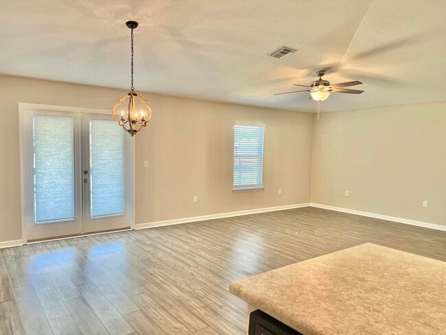 Building Photo - 709 Riverwalk Cir