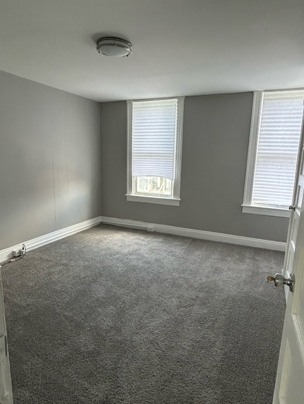 Building Photo - 30 N Abington Ave