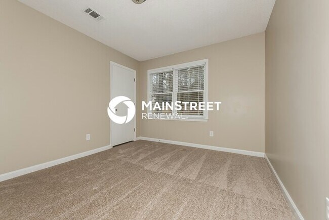 Building Photo - 3 Bedroom Pet-Friendly Home in Stockbridge, GA with Main Street Renewal