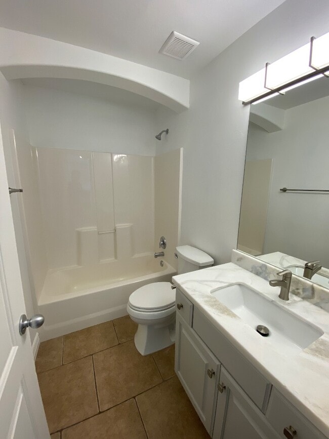 Building Photo - 13123 Pioneer Park Dr