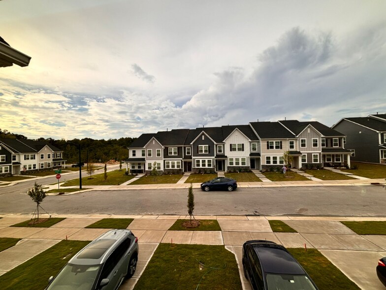 Building Photo - 1506 Foal Run Trl