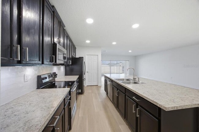 Building Photo - 446 Hamlet Lp