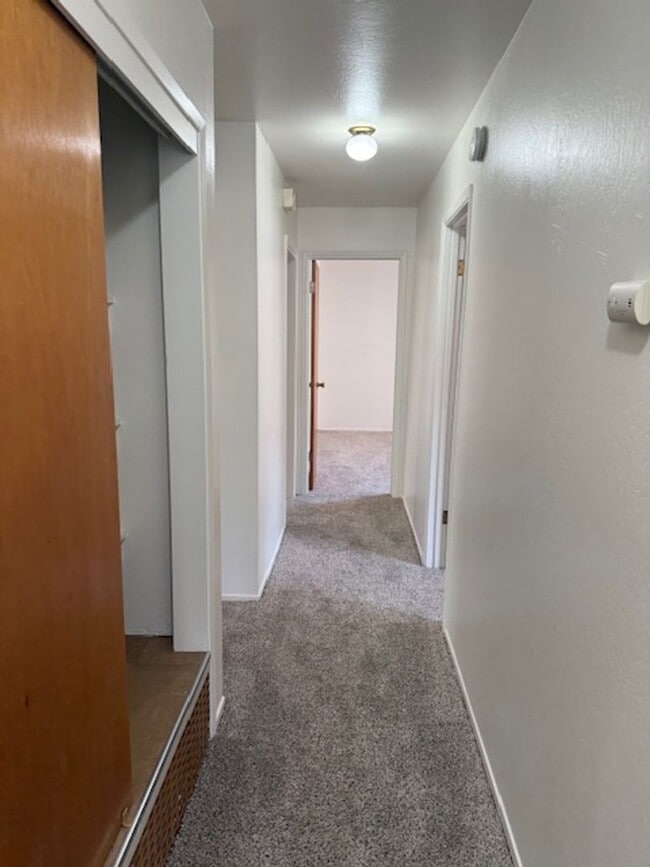 Building Photo - Large Three bedroom two bath home walking distance to downtown Monterey, DLI, MIIS and the Warf