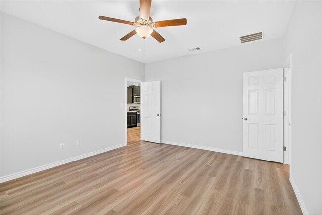 Building Photo - 1626 Comfy Wy