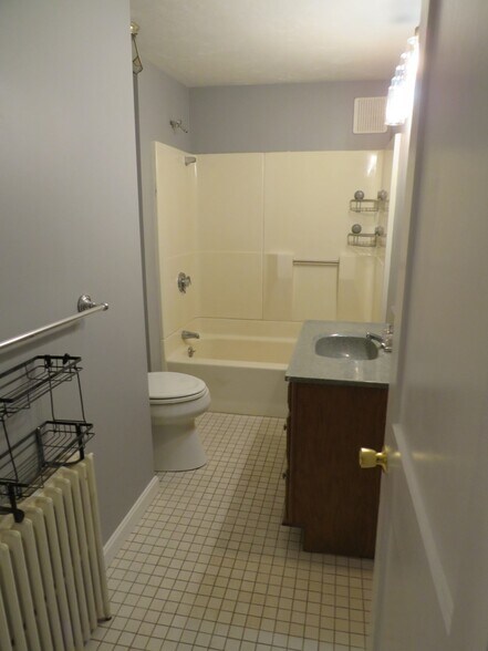 Building Photo - 1063 Washington St