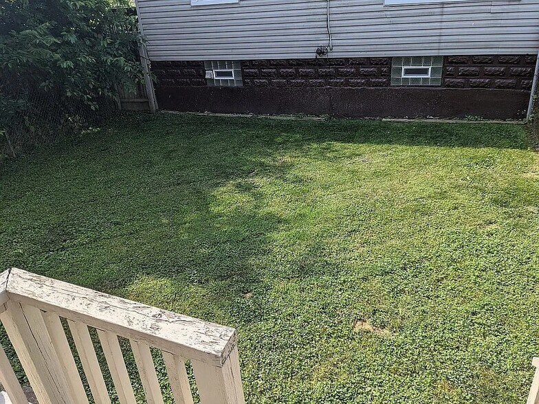 Backyard - 303 E 21st St