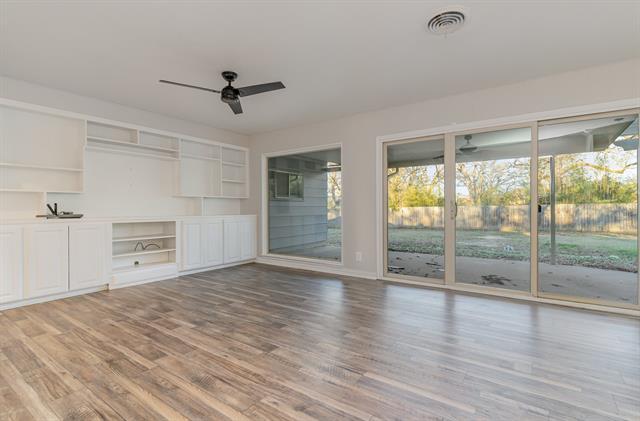 Building Photo - 3 Oak Village Dr