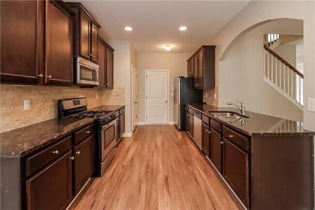 Building Photo - 1138 Paramount Dr