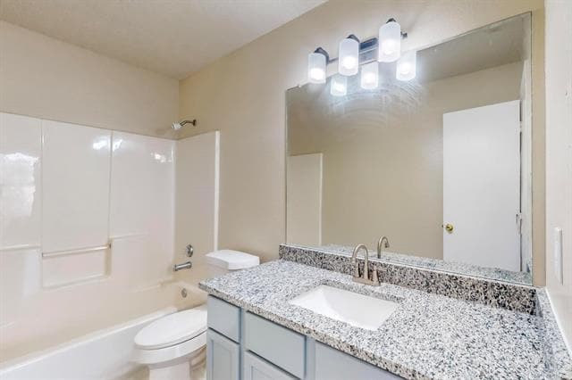 Building Photo - 919 Fairbanks Cir