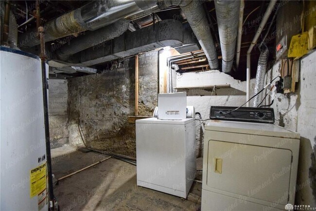 Building Photo - 2926 Robin Rd