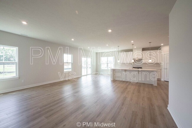 Building Photo - 581 Roosevelt St