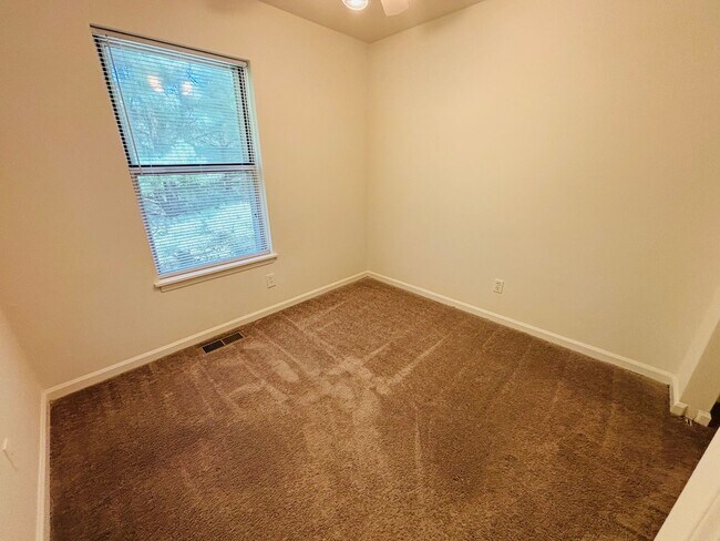 Building Photo - 317 Pheasant Run Ct