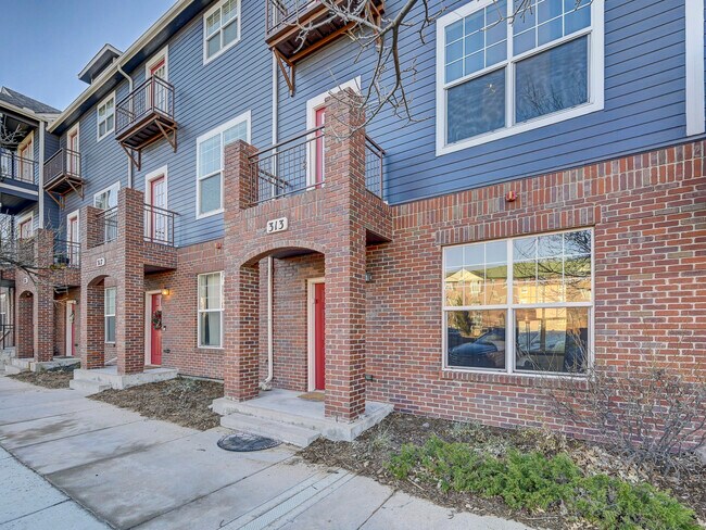 Building Photo - 313 E Las Animas St